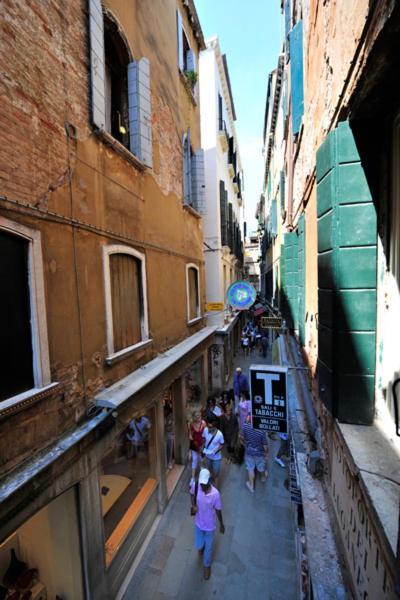 Venetian Apartments Exterior photo