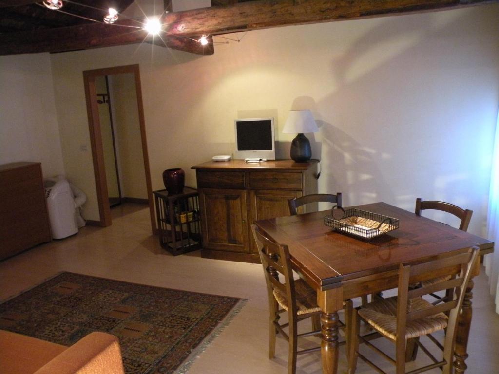 Venetian Apartments Room photo