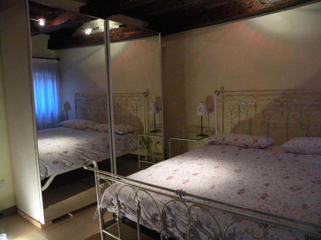 Venetian Apartments Room photo